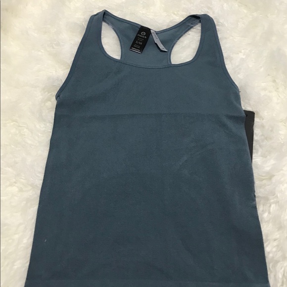 SALE💃🏼 Racerback Tank Soft & Stretchy - Picture 5 of 8